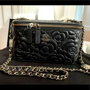 Chanel Camellia Embossed Vanity with Chain (21S)